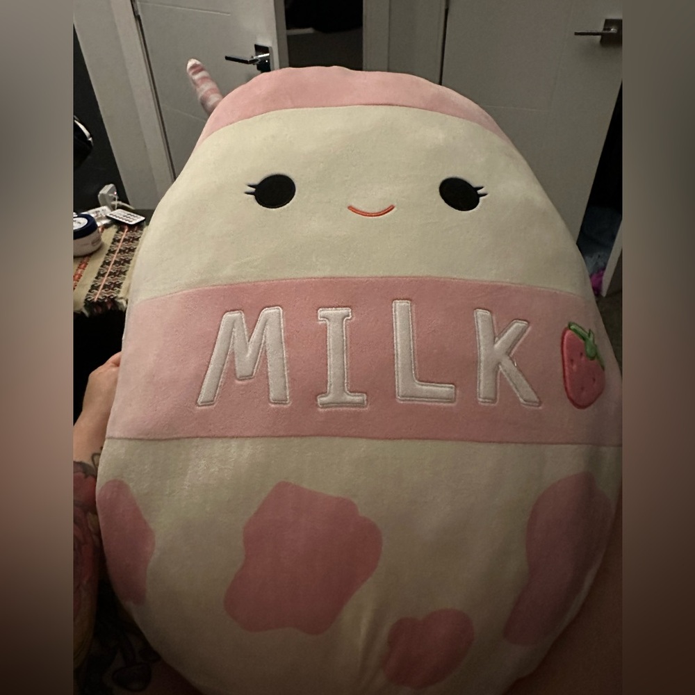 XL milk boba Amelie Squishmallow